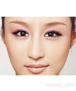 约会甜美妆容