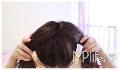 长发妹扮美发型 超简单DIY(组图)