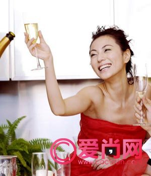 MM健康丰胸要避开六个坏习惯 以免惯出扁平胸